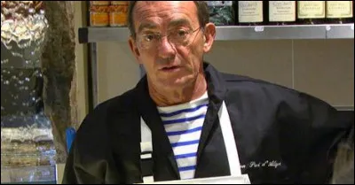 Quittons les sosies des chanteurs et maintenant, c'est un sosie de journaliste. On voit bien évidemment que c'est le sosie de _.