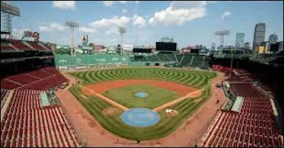 Sport : Comment s'appelle ce stade très célèbre de Boston ?