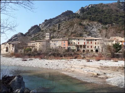 Les Pilles est une commune française. Dans quelle région est-elle ?
