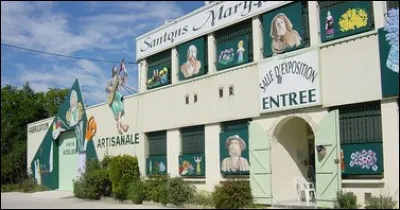 C'est là que sont encore fabriqués les santons de Provence. Quelle est cette ville ?