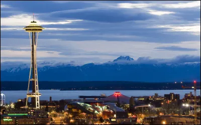Histoire : Quelle entreprise a commencé dans la ville de Seattle avant de déménager à Chicago ?
