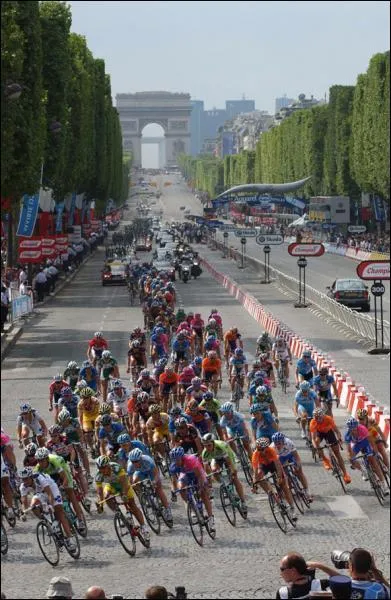 Qui porte le maillot de champion de France lors de cette Grande Boucle ?