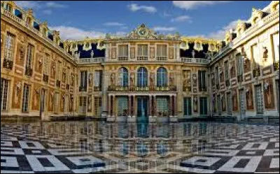 Château de Versailles : en quelle année se finit la construction de ce célèbre bâtiment ?