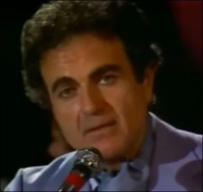 Qui a chanté ces célèbres paroles : "A Amsterdam, il y a Dieu, il y a les dames ! J'ai vu les dames de mes yeux j'ai pas vu Dieu, à Amsterdam ! A Amsterdam, y a des vélos et y a des dames, et des bateaux qui font l'amour aux carrefours..."