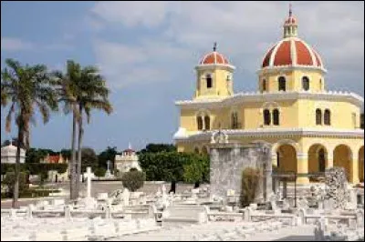 Lieu d'exception : quel explorateur donne son nom à ce cimetière très connu de La Havane ?