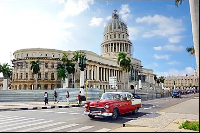 Monument : quel autre monument très connu a servi de modèle à El Capitolio qui se trouve à La Havane ?