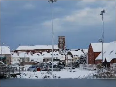 Je vous emmène au bord de la mer du Nord, à Loon-Plage. Ville de l'aire d'attraction Dunkerquoise, dans le Westhoek français, elle se situe dans le département ...