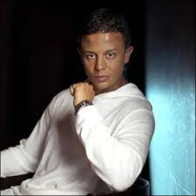 Qui a chanté "Juste un oui" en 2009 ?