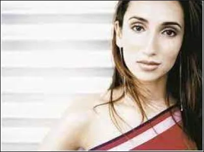 Qui est cette chanteuse qui a rencontré le succès avec sa chanson "Elle est à toi" en 2000 ?
