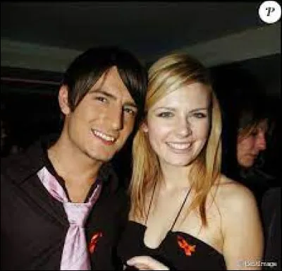 Avec quel ami de la "Star Academy 3", Elodie Frégé partage-t-elle un duo sur la chanson "Viens jusqu'à moi" ?