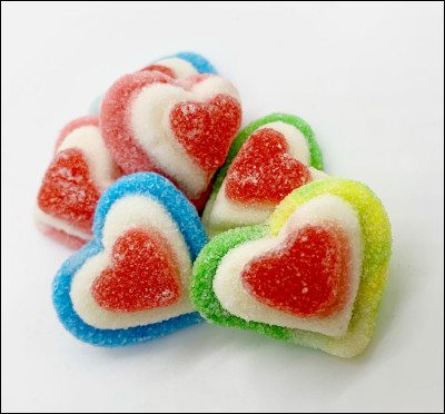 Avoir des papillons dans le ventre, cela signifie :