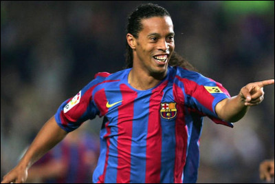 En quelle année la carrière de Ronaldinho a-t-elle débuté ?