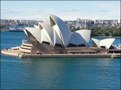 Lieu d'exception : Laquelle de ces anecdotes concernant l'opéra de Sydney est fausse ?