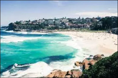 Ville : Comment s'appelle cette célèbre plage de Sydney ?