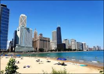 Sur les rives de quel grand lac est bâtie la ville de Chicago ?
