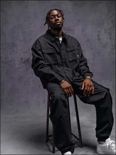 Avec qui Tiakola n'a-t-il toujours pas fait de feat en 2022 ?