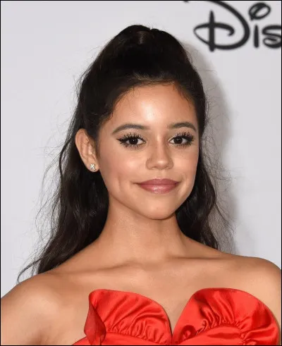 A quel âge l'actrice de Mercredi a-t-elle commencé sa carrière ?