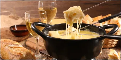 Gastronomie : Quel fromage entre dans la composition de la fondue jurassienne ?