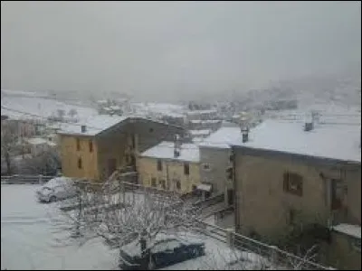 Nous partons en Corse, à Calacuccia. Village de l'arrondissement de Corte, il se situe dans le département ...