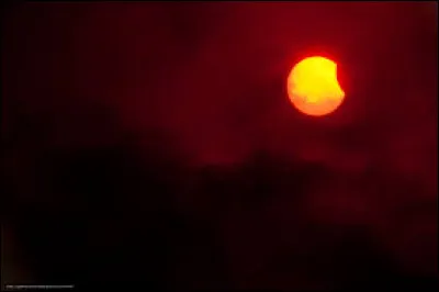 Lorsque la Lune s'interpose entre le Soleil et la Terre, c'est une éclipse...