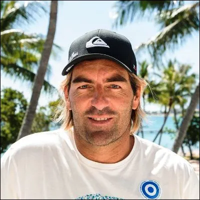 Dans quel sport le Fran&ccedil;ais Antoine Albeau a-t-il &eacute;t&eacute; 25 fois champion du monde ?