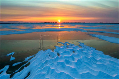 Parmi les grands fleuves de Sibérie, un seul ne s'écoule pas vers le nord et l'océan Arctique, mais bien vers l'est et l'océan Pacifique. Lequel ?