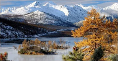 Nous avons ainsi présenté les 4 grands fleuves sibériens. Il en existe cependant un cinquième, plus court, s'écoulant également vers le nord, situé en Extrême-Orient et qui était connu à l'époque soviétique pour abriter les plus terribles goulags de tout le pays. Quel est ce fleuve ?