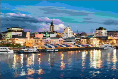 Le plus grand tremblement de Terre a eu lieu en 1960 à Valdivia avec une intensité jamais égalée. Dans quel pays ?