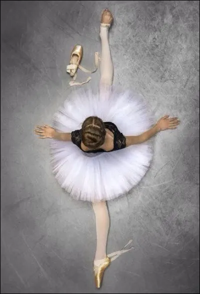 Que fait cette fille ?