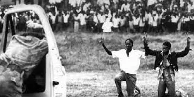 Histoire : En quelle année eurent lieu les émeutes de Soweto causant la mort d'au moins 23 personnes ?