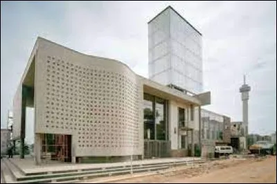 Monument : Lequel de ces hommes a été emprisonné dans ce qui est aujourd'hui Constitution Hill ?