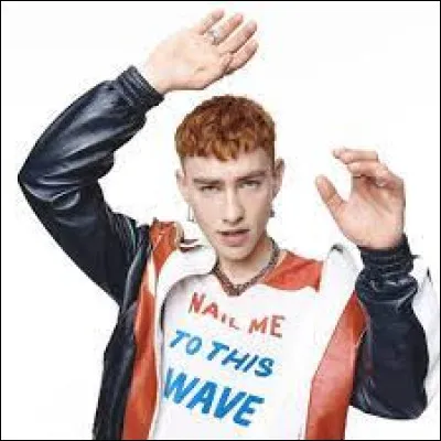 Quel tube des années 90 le chanteur de Years and Years a-t-il repris ?