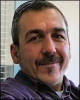 Fabrice Bnichou est :