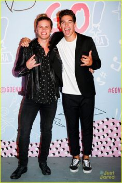 Qui sont les deux personnes amoureuses de Mia ?