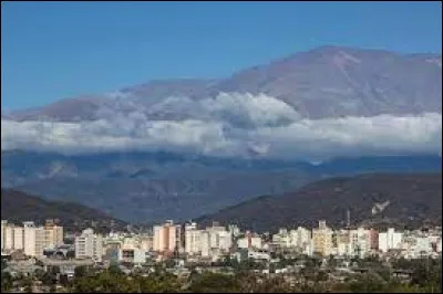 Dans quel pays se situe la ville de San Salvador de Jujuy ?