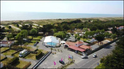 Ce camping a-t-il une piscine chauff&eacute;e ?