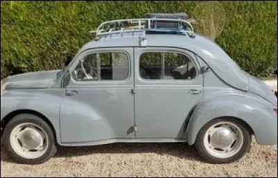 Quelle est la couleur de cette 4CV Renault de 1948 ?