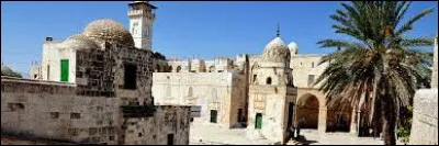 Culture : Comment est surnommée la ville de Jérusalem ?