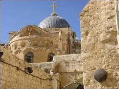 Monument : Quel événement se serait déroulé dans l'église du Saint-Sépulcre ?