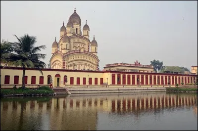 Lieu d'exception : À quelle déesse est dédié le temple Dakshineswar ?