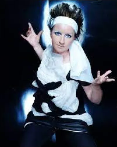 La chanteuse Ann Lee a connu un beau succès en 1999 avec...