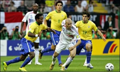 Combien de buts a-t-il inscrit en équipe de France au cours de sa carrière ?