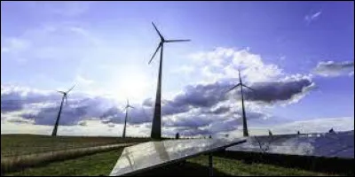 Quel pays est le premier producteur d'éoliennes et de panneaux solaires dans le monde ?