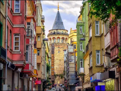 Art : Lequel de ces films James Bond se déroule à Istanbul ?