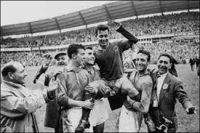 Just Fontaine bat un record incroyable lors de la Coupe du Monde 1958, lequel ?