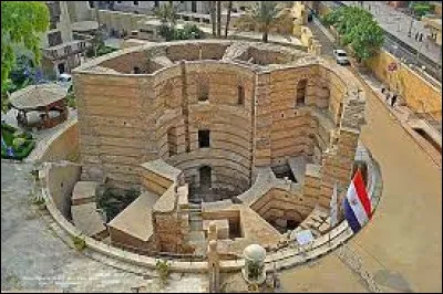 Art : Complétez le titre de ce film qui se déroule au Caire : OSS 117, Le Caire ...... :