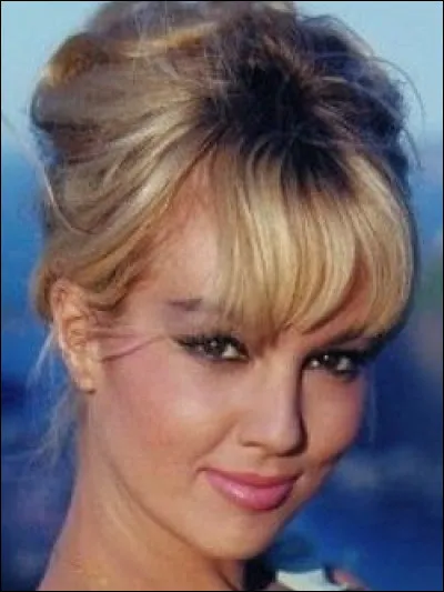 Lactrice Mylène Demongeot nous a quittés le 1er décembre 2022. On se souvient surtout de ses rôles dans Les trois mousquetaires et Fantômas. Mais dans quel film sétait-elle révélée en 1957 ?