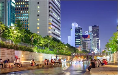 Économie : Laquelle de ces entreprises n'a pas son siège social à Séoul ?