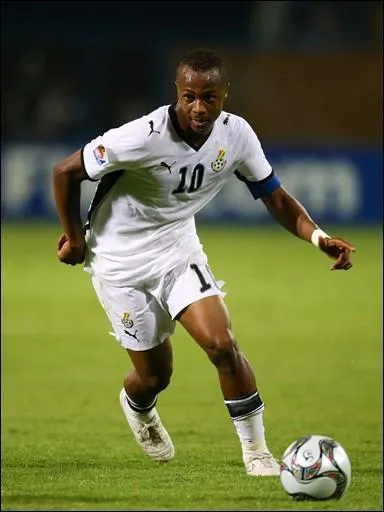 Ce joueur du Ghana , qui a jou  l'OM , a t l'un des meilleurs Ghanens...