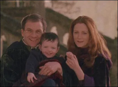 Lorsque l�oncle Vernon questionne la tante P&eacute;tunia au sujet du fils des Potter, comment pense-t-il qu�il s�appelle ?